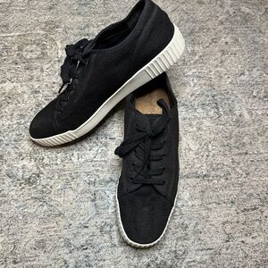 Vince Wyeth Lace Up Sneakers Size 10